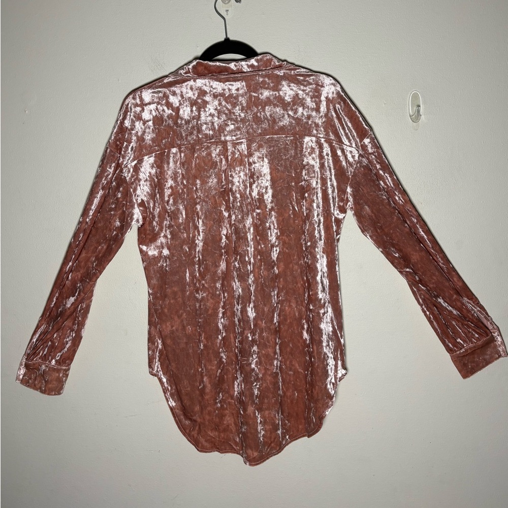 Cupio Women’s Crushed Velvet Dusty Rose High Low Button Down Blouse Size M - Picture 7 of 8